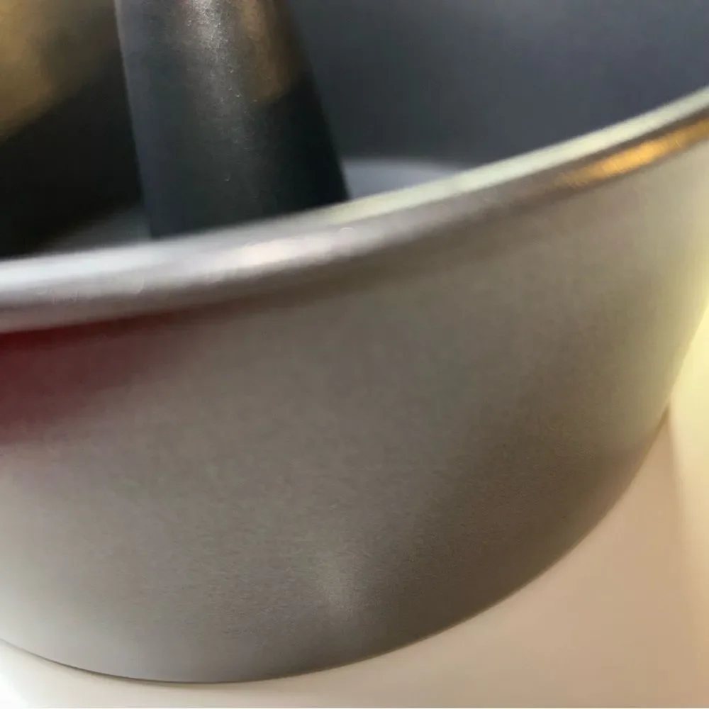 Non-Stick Bundt Cake Pan
